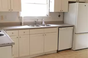 5011 8th Ave NE, Seattle, WA 98105 - Photo 9