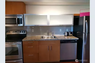 4547 8th Avenue NE #408, Seattle, WA 98105 - Photo 17