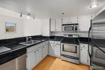 505 E Denny Way #A506, Seattle, WA 98122 - Photo 15