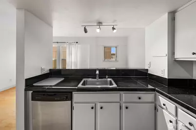 505 E Denny Way #A506, Seattle, WA 98122 - Photo 17