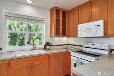 7761 Beacon Place NE #103, Bremerton, WA 98311 - Photo 9