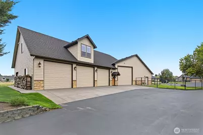 1707 SW 25th Circle, Battle Ground, WA 98604 - Photo 3