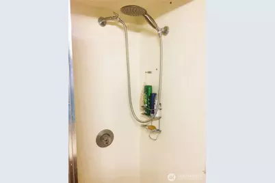 2040 Westlake Avenue N #10, Seattle, WA 98109 - Photo 11