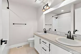 14228 SE 284th Pl, Kent, WA 98042 - Photo 25