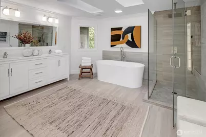 8001 Talbot Road, Edmonds, WA 98026 - Photo 21