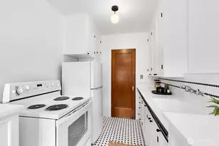 220 W Olympic Pl, Seattle, WA 98119 - Photo 9