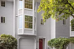 10215 NE 129th Ln, Kirkland, WA 98034 - Photo 3