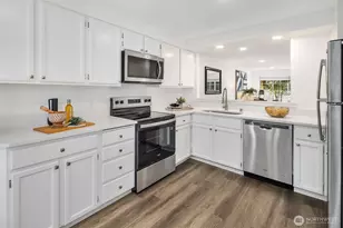 10215 NE 129th Ln, Kirkland, WA 98034 - Photo 19