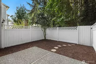 10215 NE 129th Ln, Kirkland, WA 98034 - Photo 11