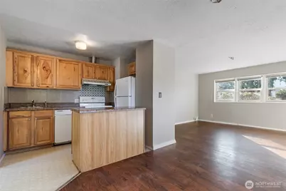 2202 NE 9th Place, Renton, WA 98056 - Photo 9