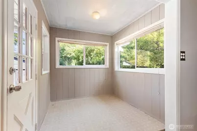 2202 NE 9th Place, Renton, WA 98056 - Photo 11