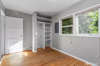 2202 NE 9th Place, Renton, WA 98056 - Photo 5