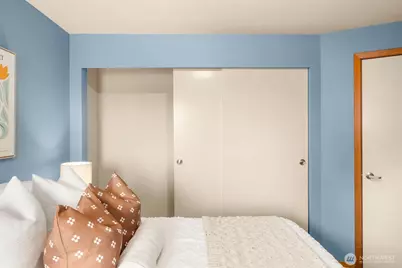 4020 Aurora Avenue N #411, Seattle, WA 98103 - Photo 17