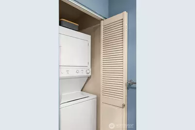 4020 Aurora Avenue N #411, Seattle, WA 98103 - Photo 21