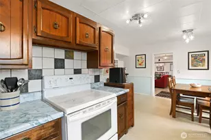 215 H St, Cosmopolis, WA 98537 - Photo 9