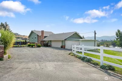 2716 8th Street NE, East Wenatchee, WA 98802 - Photo 3