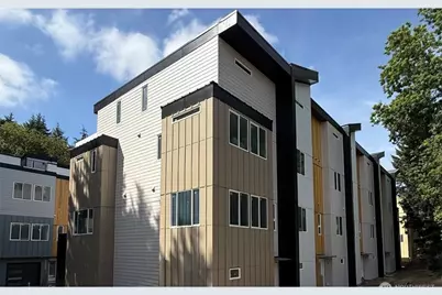 1190 129th Court NE, Bellevue, WA 98005 - Photo 1