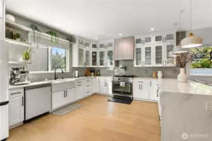 509 N 78th St, Seattle, WA 98103 - Photo 11