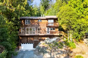 7604 Holiday Blvd, Anacortes, WA 98221 - Photo 1