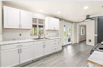 2705 E Broadway Street, Mount Vernon, WA 98274 - Photo 13