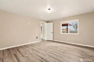 2705 E Broadway St, Mount Vernon, WA 98274 - Photo 15