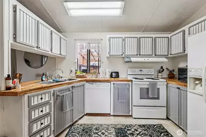 2522 Old Highway 99 Road S #19, Mount Vernon, WA 98273 - Photo 7