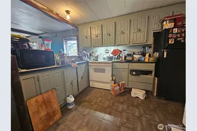 302 Main Street, Oroville, WA 98844 - Photo 9