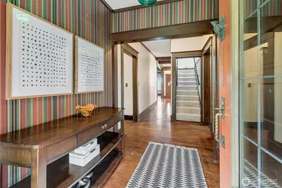 9733 Arrowsmith Avenue S, Seattle, WA 98118 - Photo 3