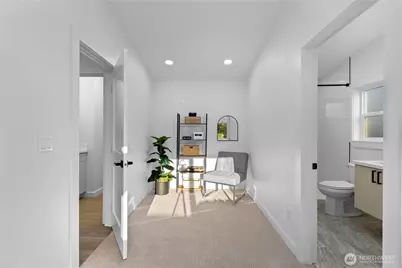 9737 Evanston Avenue N, Seattle, WA 98103 - Photo 19