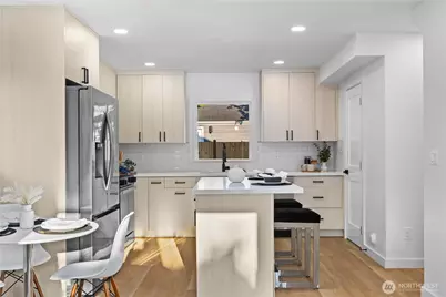 9737 Evanston Avenue N, Seattle, WA 98103 - Photo 9