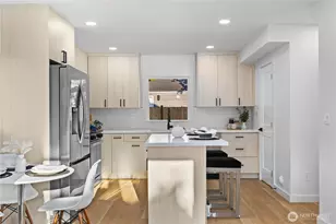 9737 Evanston Ave N, Seattle, WA 98103 - Photo 9