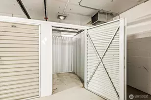 588 Bell St, Seattle, WA 98121 - Photo 39