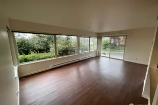 401 NE 40th St, Seattle, WA 98105 - Photo 7