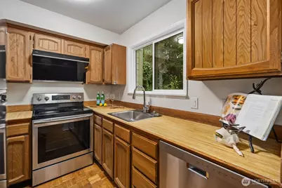 14606 NE 51st Street #C7, Bellevue, WA 98007 - Photo 13