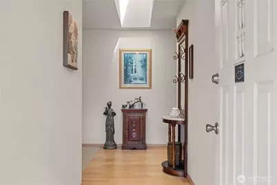 2631 Club Court #305, Mount Vernon, WA 98273 - Photo 3