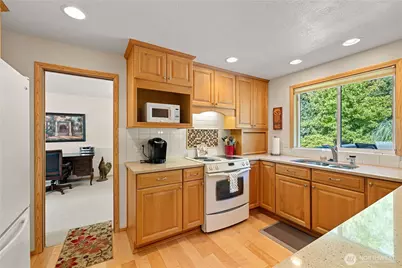 2631 Club Court #305, Mount Vernon, WA 98273 - Photo 11