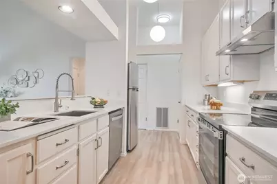 4228 221st Place SE #1083, Issaquah, WA 98029 - Photo 7