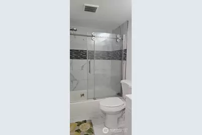 12053 70 Avenue S, Seattle, WA 98178 - Photo 17