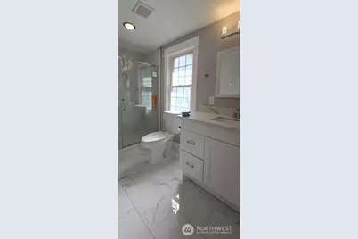 12053 70 Avenue S, Seattle, WA 98178 - Photo 11