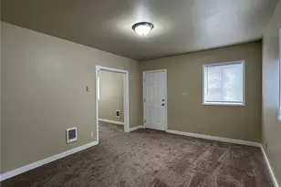 329 24th St, Longview, WA 98632 - Photo 3