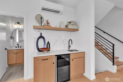 427 19th Avenue E, Seattle, WA 98112 - Photo 5