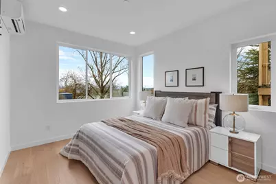 429 19th Avenue E, Seattle, WA 98112 - Photo 9