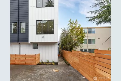 429 19th Avenue E, Seattle, WA 98112 - Photo 21