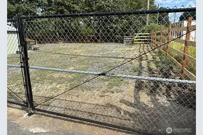 9813 Airport Way, Snohomish, WA 98296 - Photo 17