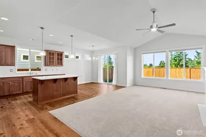 637 Maggee Street SE, Lacey, WA 98513 - Photo 17