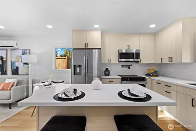 9737 Evanston Avenue N, Seattle, WA 98103 - Photo 11