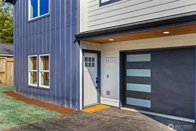 9737 Evanston Avenue N, Seattle, WA 98103 - Photo 3