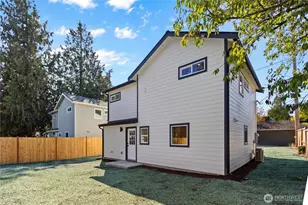 9737 Evanston Ave N, Seattle, WA 98103 - Photo 31