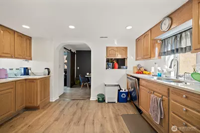 128 NE 125th Street, Seattle, WA 98125 - Photo 11