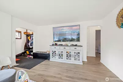 128 NE 125th Street, Seattle, WA 98125 - Photo 3